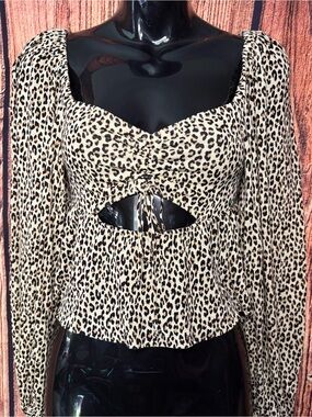 Urban Outfitters Crop Top Womens Medium Leopard Print Balloon Sleeve Keyhole MED